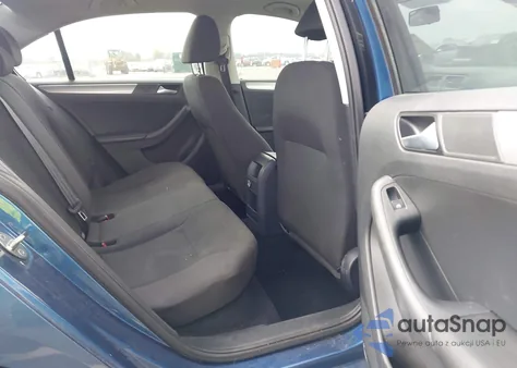 2015 Volkswagen Jetta 1.8T Se z USA, uszkodzony, nr VIN 3VWD17AJ3FM256912